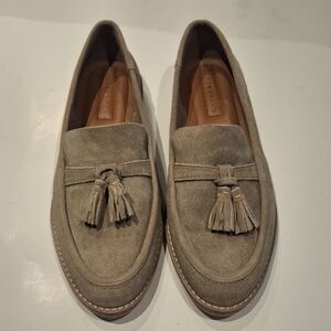 NIB Lucky Brand Women's Light Tan Tassel Oiled Suede Loafers Size 7.5M